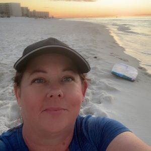 Meet your Posher, Leslie